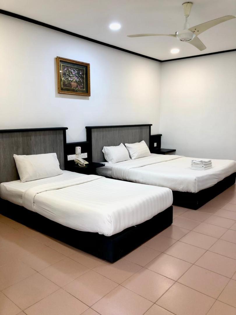 Intan Beach Resort Kuala Terengganu Exterior photo